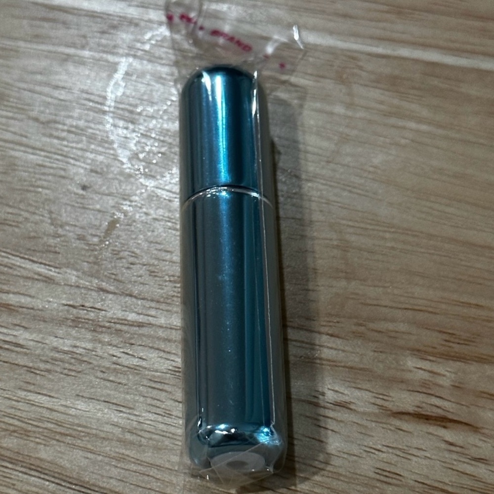 Refillable Travel Spray Bottle Pick Color - Picture 5 of 8